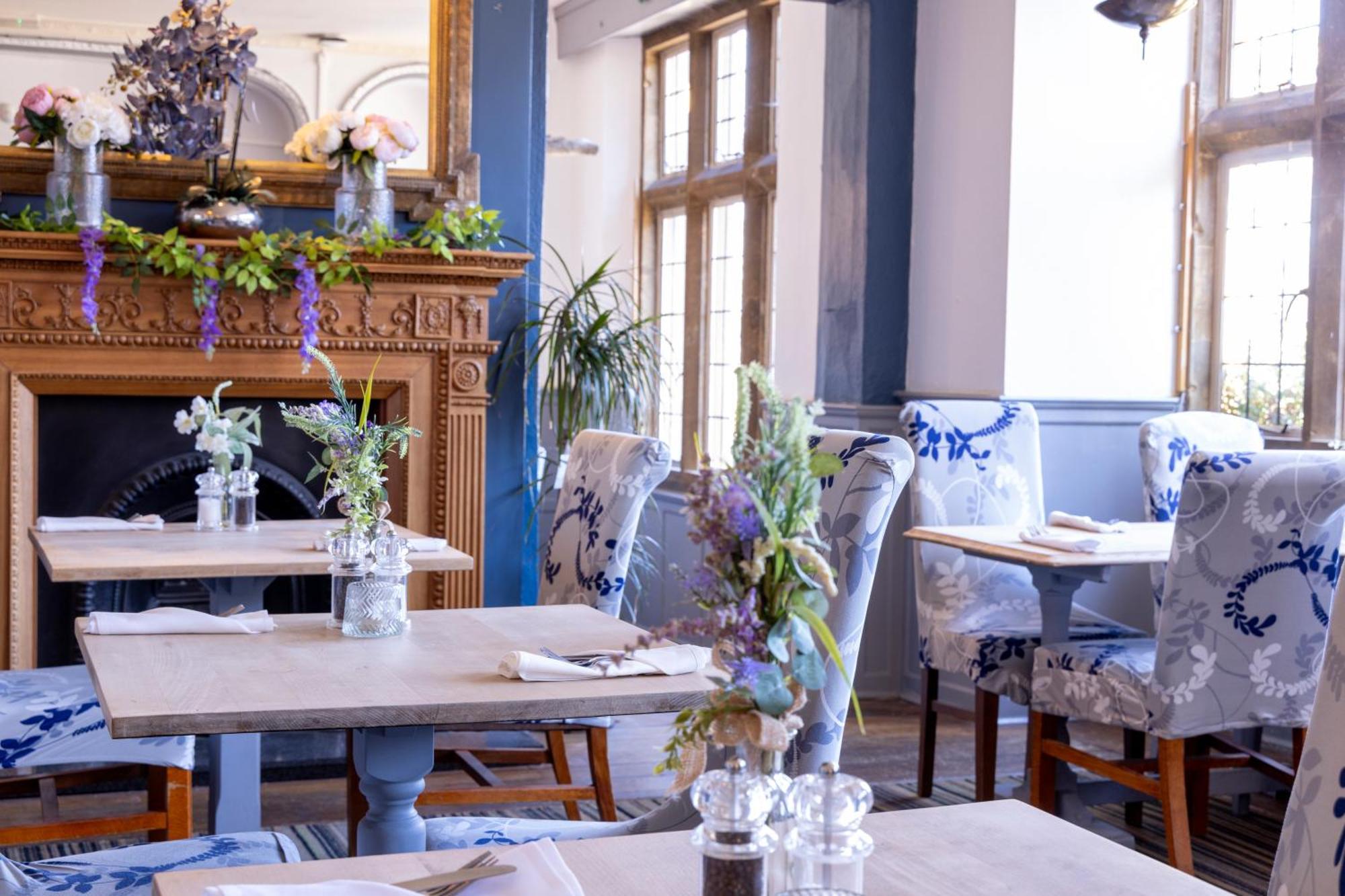 באנבורי Cromwell Lodge Hotel By Greene King Inns מראה חיצוני תמונה