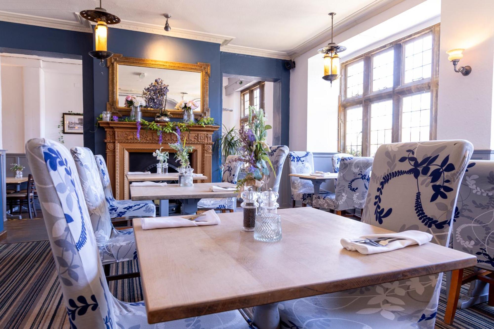 באנבורי Cromwell Lodge Hotel By Greene King Inns מראה חיצוני תמונה