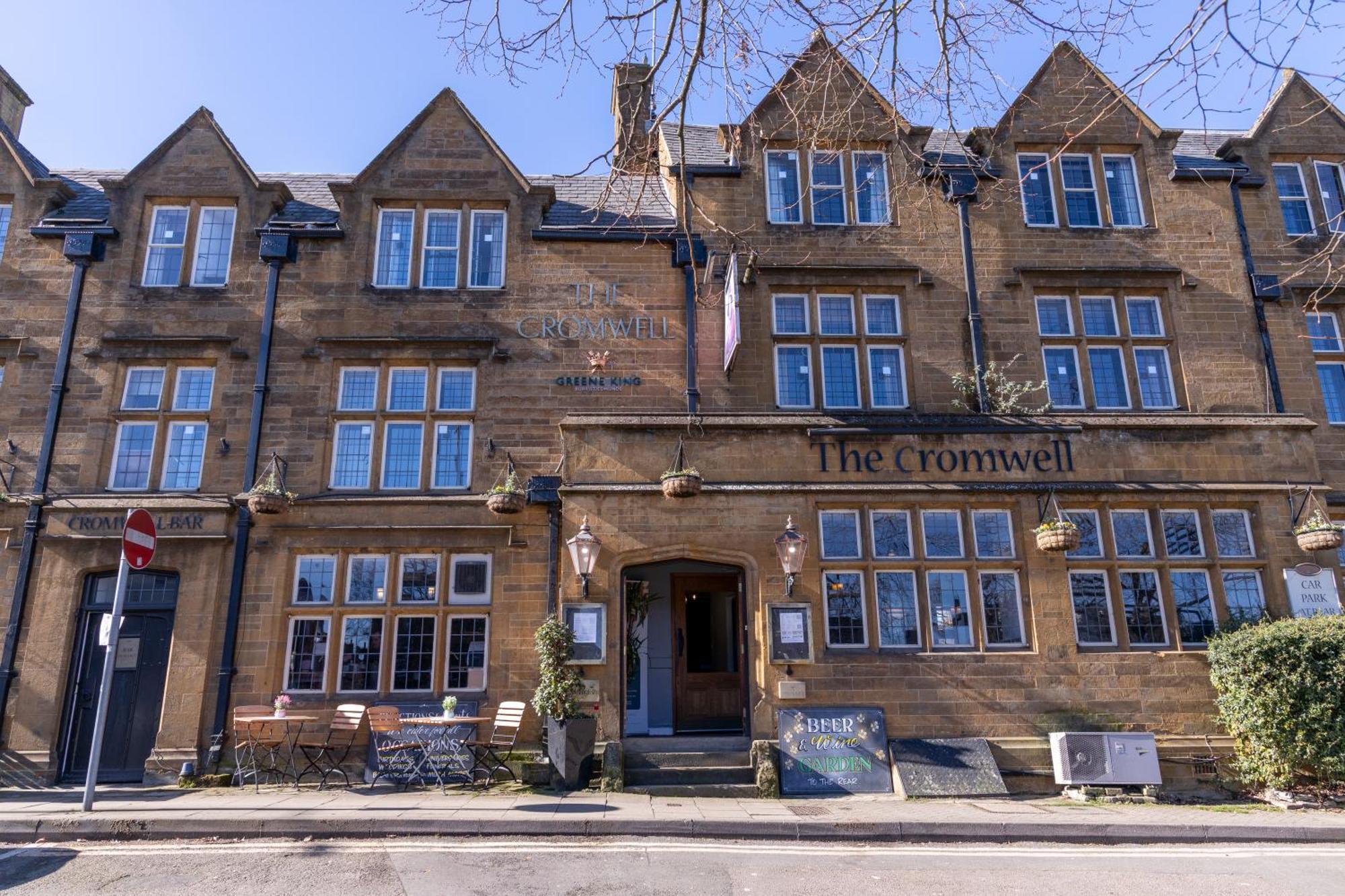באנבורי Cromwell Lodge Hotel By Greene King Inns מראה חיצוני תמונה