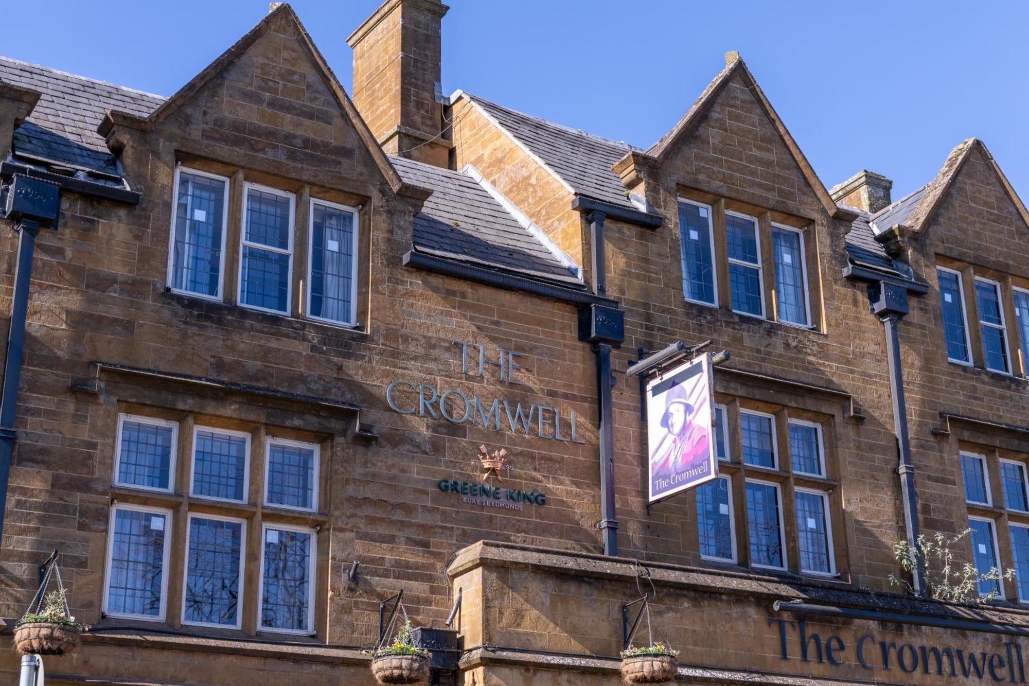 באנבורי Cromwell Lodge Hotel By Greene King Inns מראה חיצוני תמונה