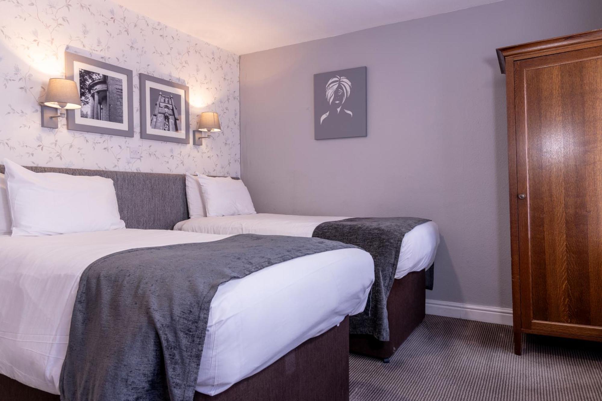 באנבורי Cromwell Lodge Hotel By Greene King Inns מראה חיצוני תמונה