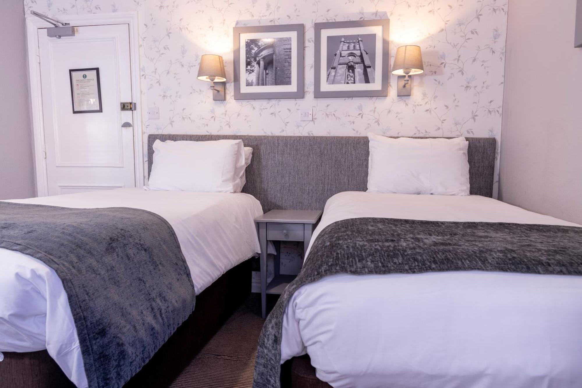 באנבורי Cromwell Lodge Hotel By Greene King Inns מראה חיצוני תמונה