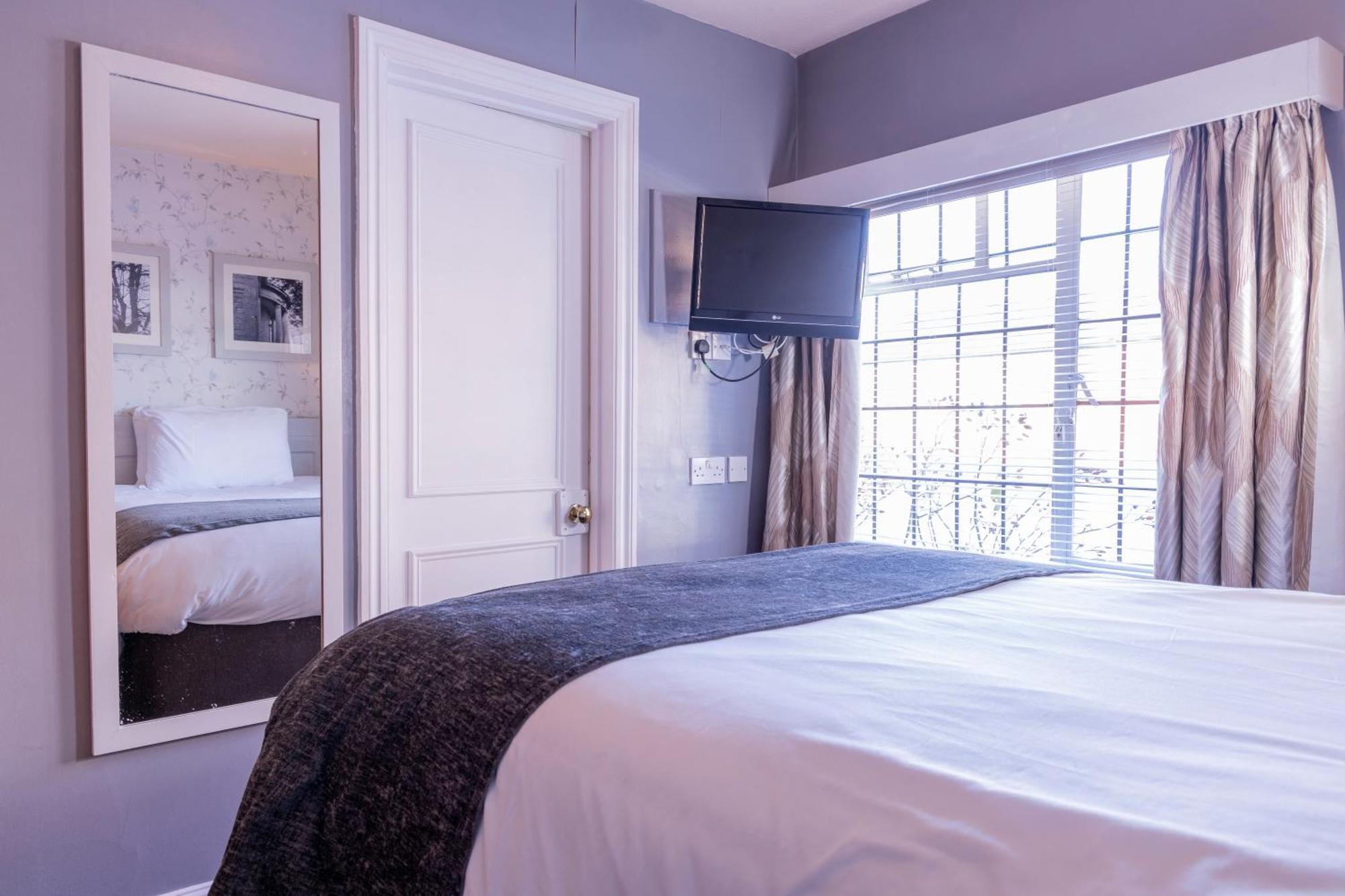 באנבורי Cromwell Lodge Hotel By Greene King Inns מראה חיצוני תמונה