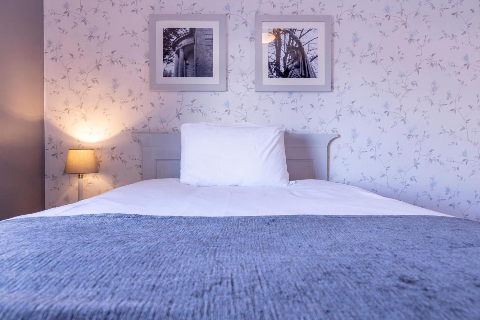 באנבורי Cromwell Lodge Hotel By Greene King Inns מראה חיצוני תמונה