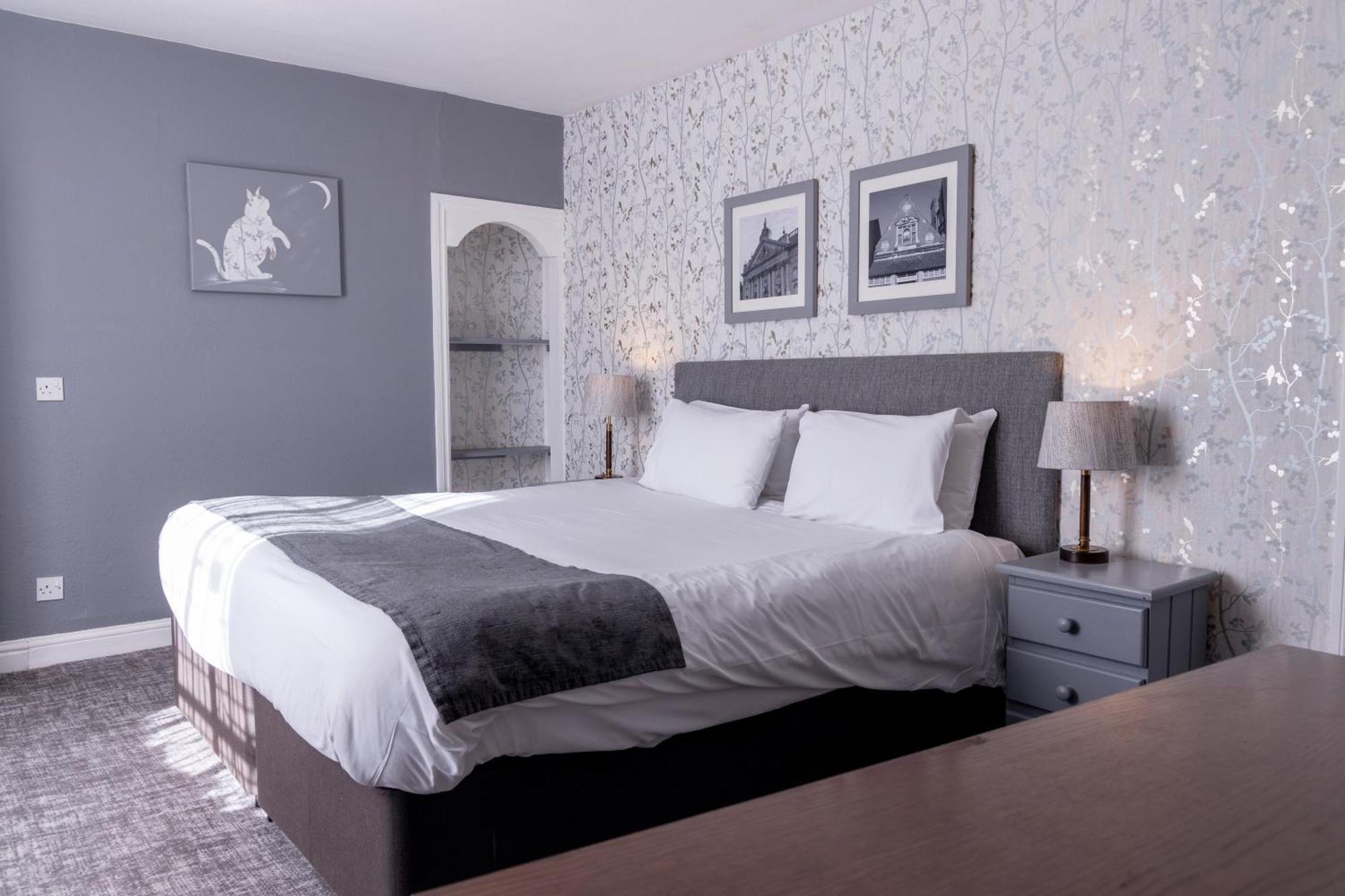 באנבורי Cromwell Lodge Hotel By Greene King Inns מראה חיצוני תמונה