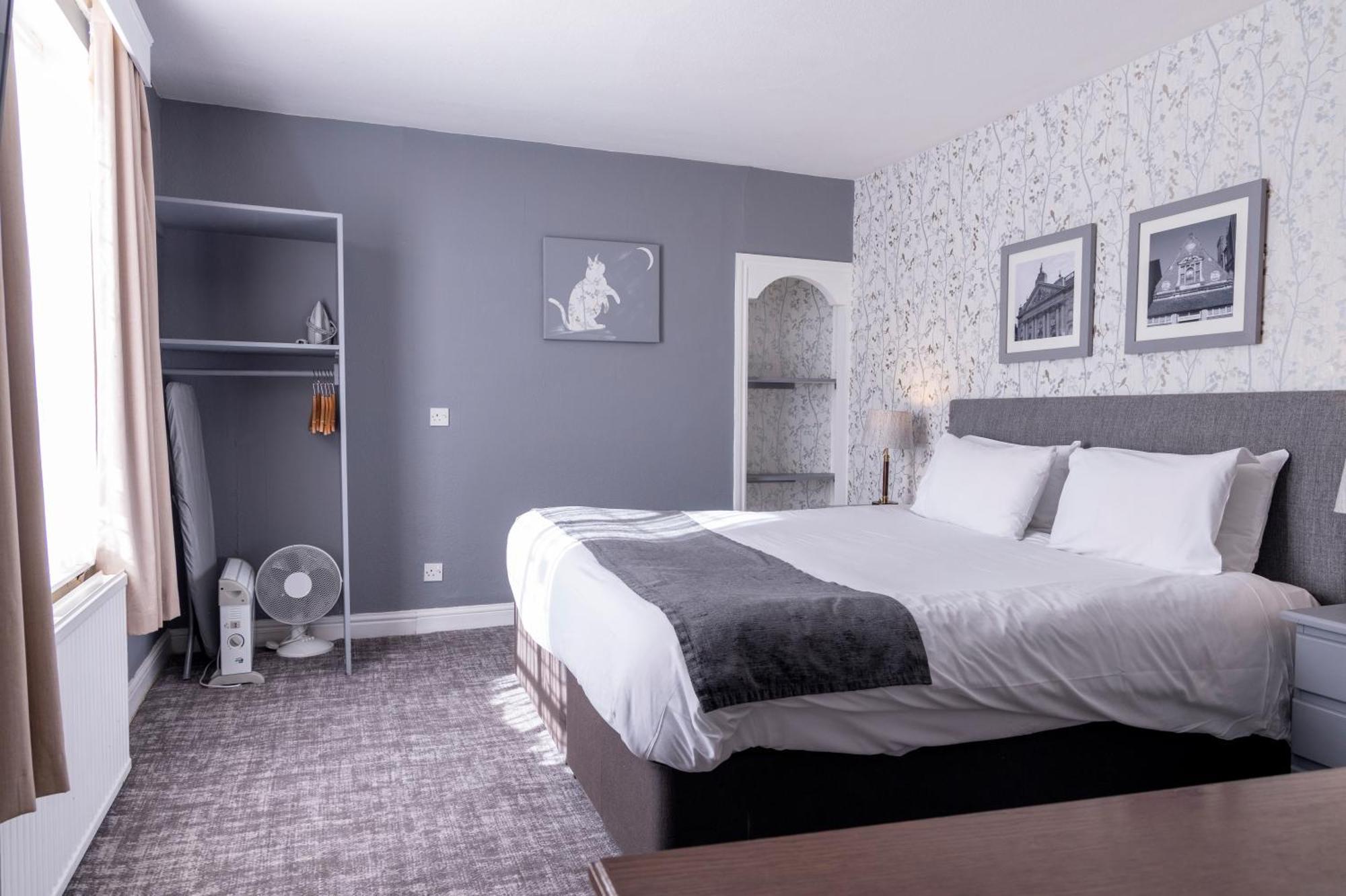 באנבורי Cromwell Lodge Hotel By Greene King Inns מראה חיצוני תמונה