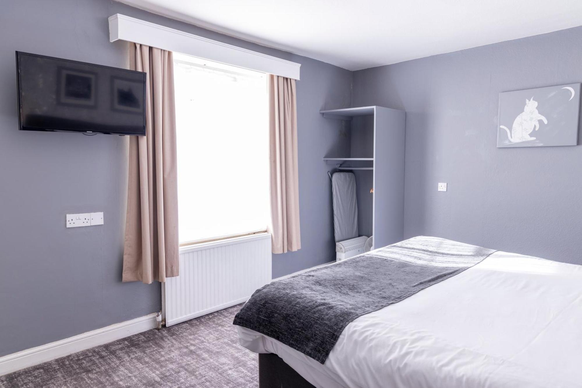 באנבורי Cromwell Lodge Hotel By Greene King Inns מראה חיצוני תמונה